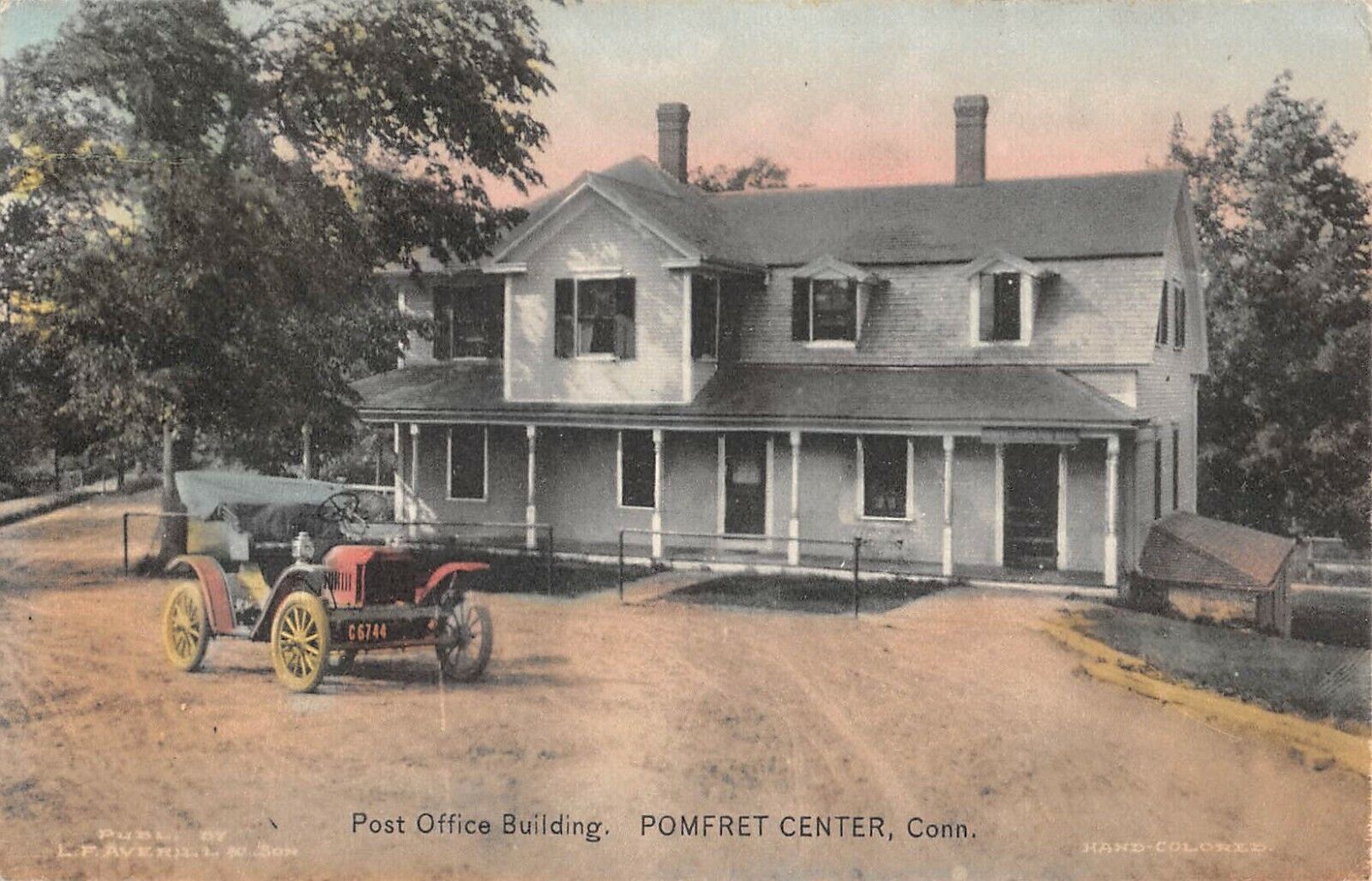 POMFRET CTR., CT ~ POST OFFICE & AUTO, HAND-COLORED PC ~ used 1912