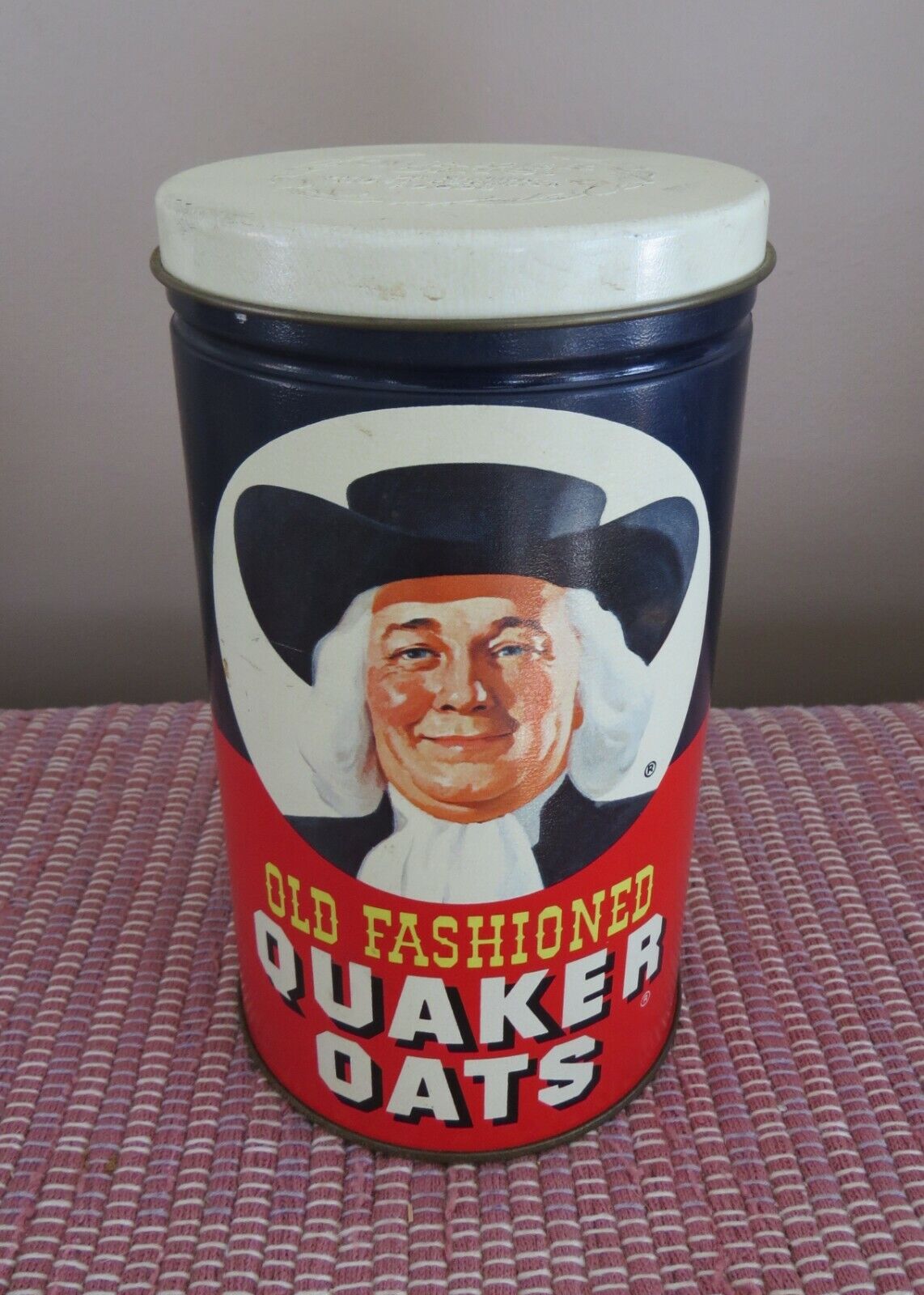 Vintage 1982 QUAKER OATS Limited Edition Tin with Lid & Oatmeal Cookie Recipe