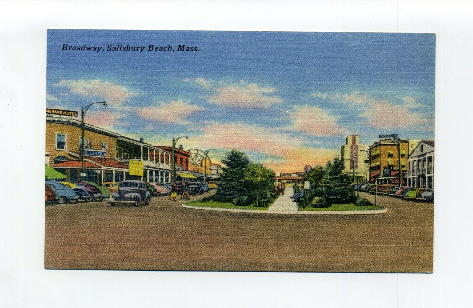 Salisbury Beach MA Mass linen postcard, Broadway, old cars, people, Normandy