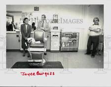 1984 Press Photo Mayor Thom Serrani and Joyce Burgess at Stamford Barber Shop picture