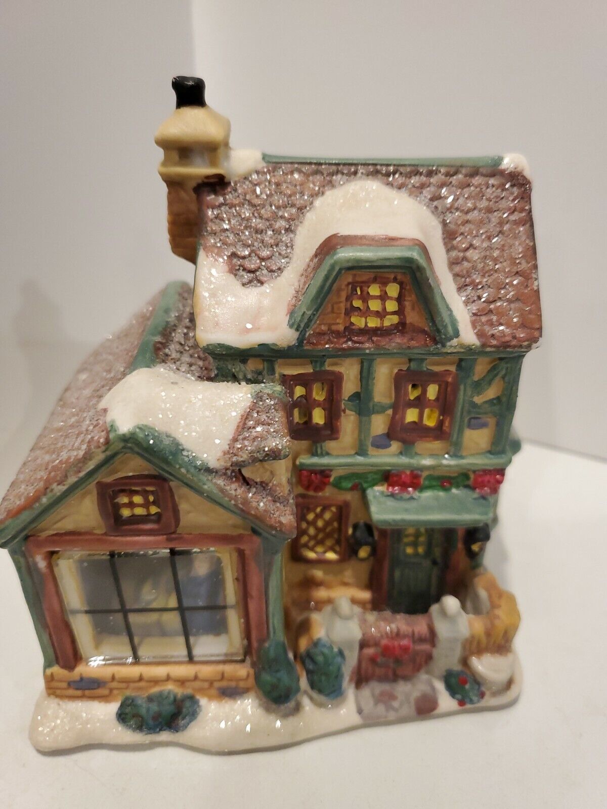 Vintage Christmas Mini Village House  Building Ceramic Unbranded No Box  4x4
