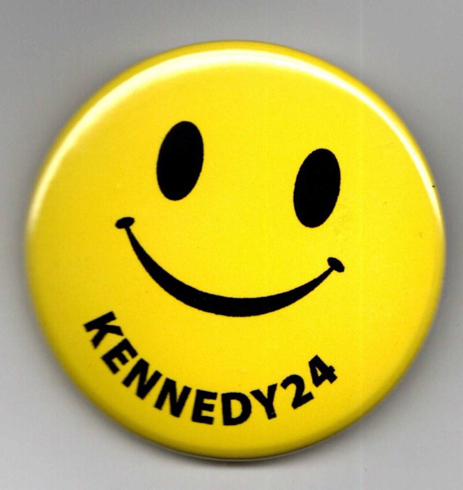 Robert Kennedy Jr 2024 political campaign button Smile
