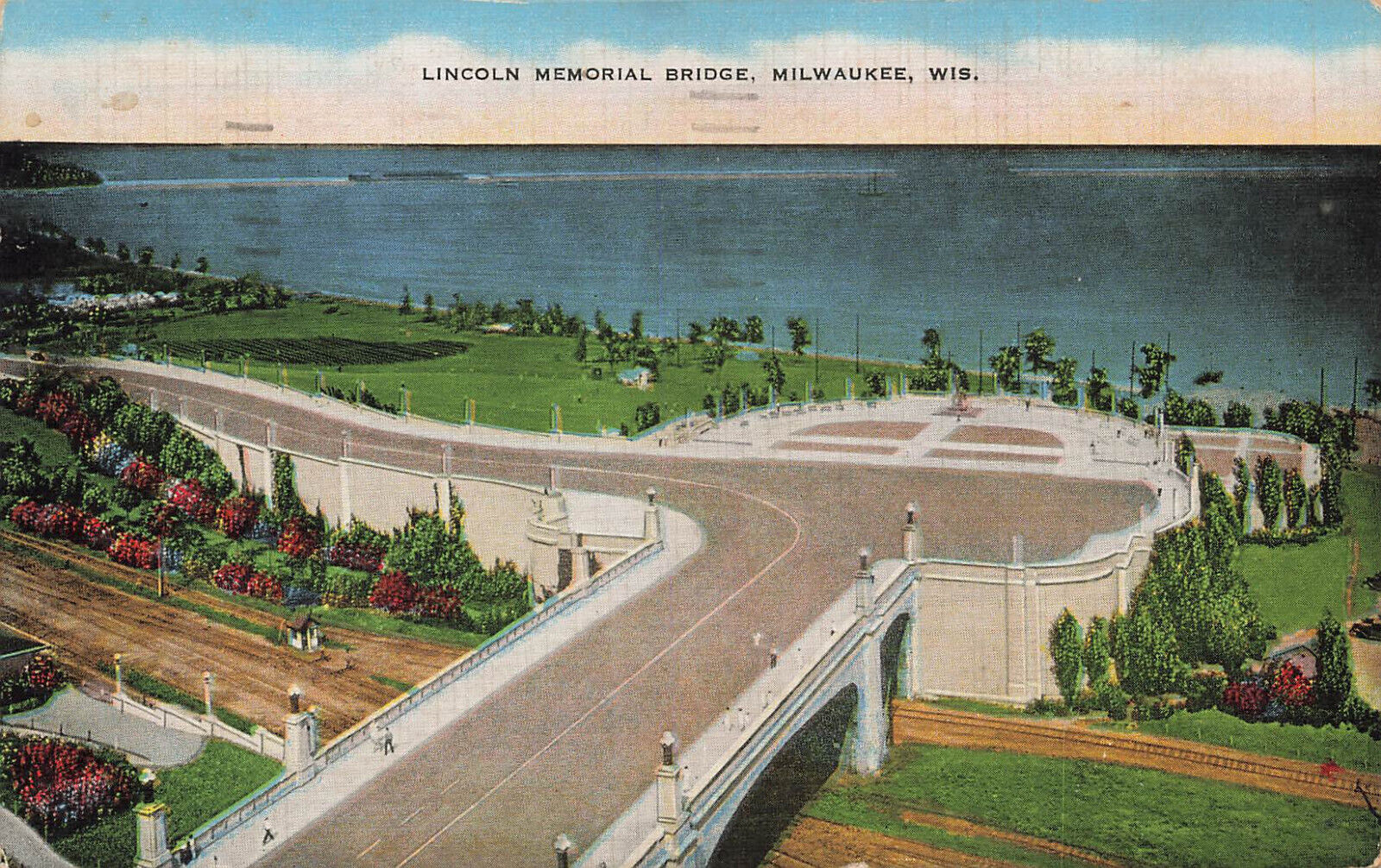LINCOLN MEMORIAL BRIDGE POSTCARD MILWAUKEE WI WISCONSIN 1940s