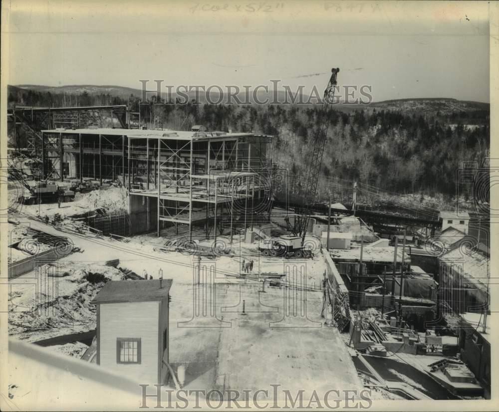 1968 Press Photo Construction of International Paper Co. mill in Corinth, NY