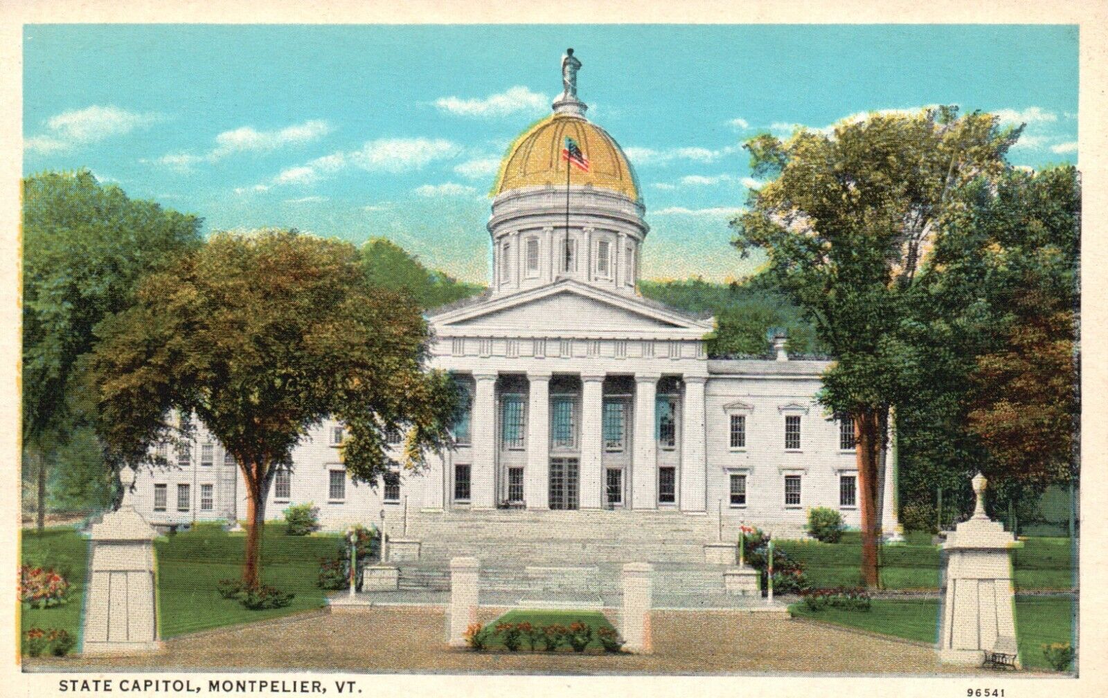 Montpelier, Vermont, VT, State Capitol, White Border Vintage Postcard e4633