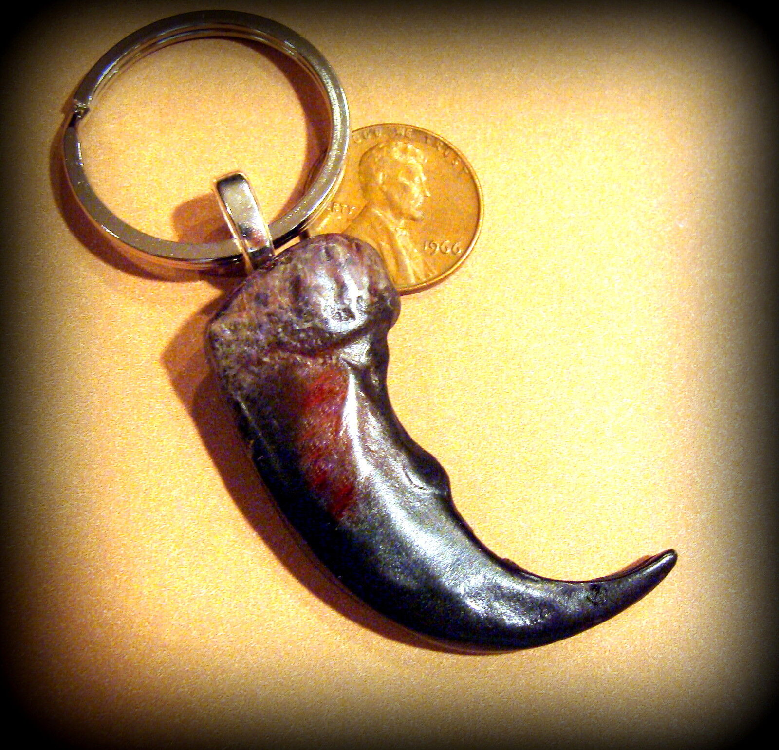 BEAR CLAW (replica) KEYCHAIN Jewelry - Indian style Wild Animal Keychain