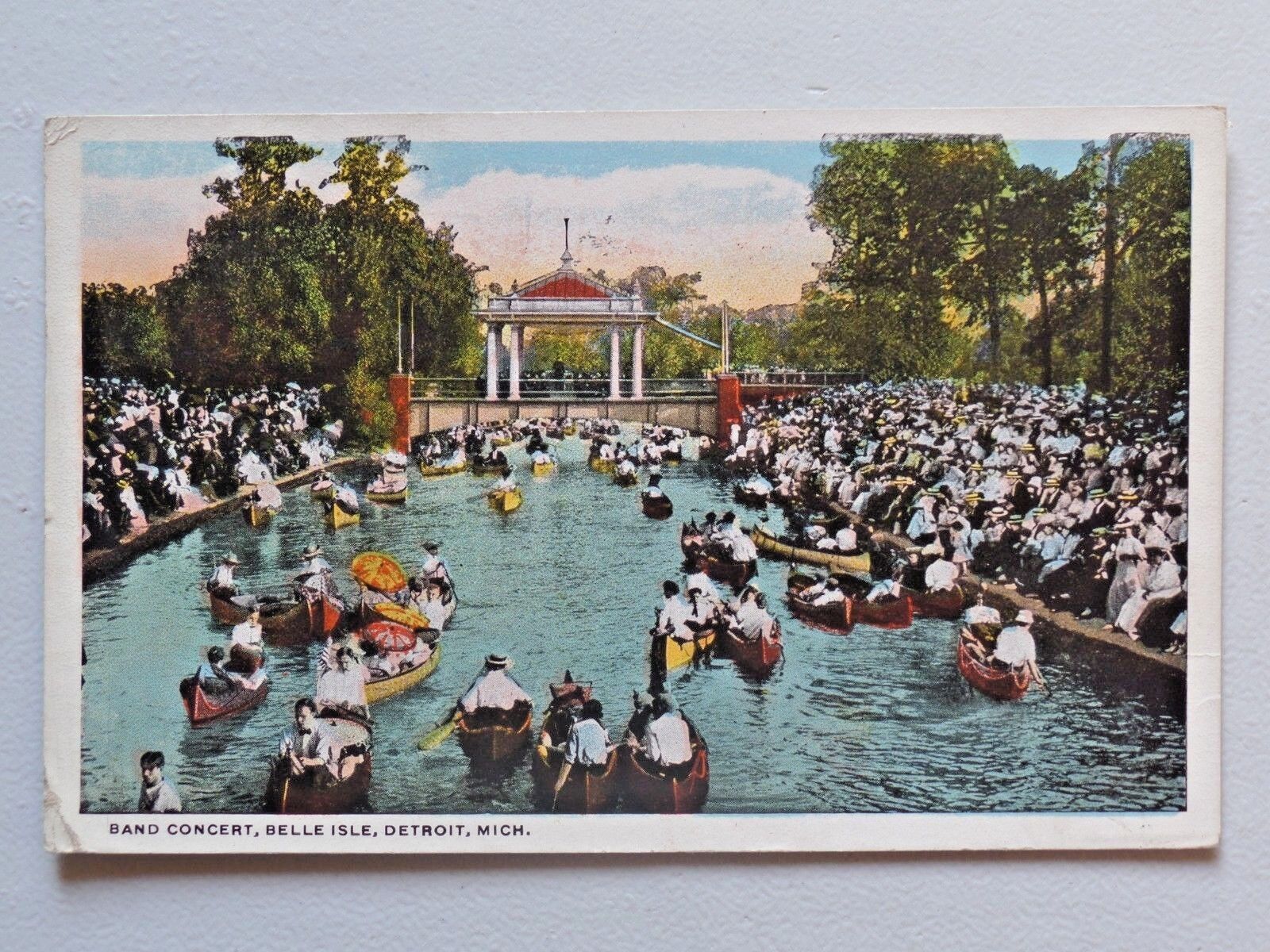 Band Concert, Belle Isle, Detroit, Michigan 1921 White Border Postcard 3655