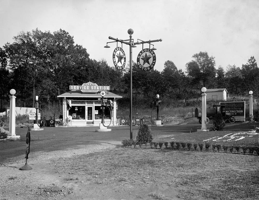 1925 Benning Service - Gas Station Old Photo 8.5\
