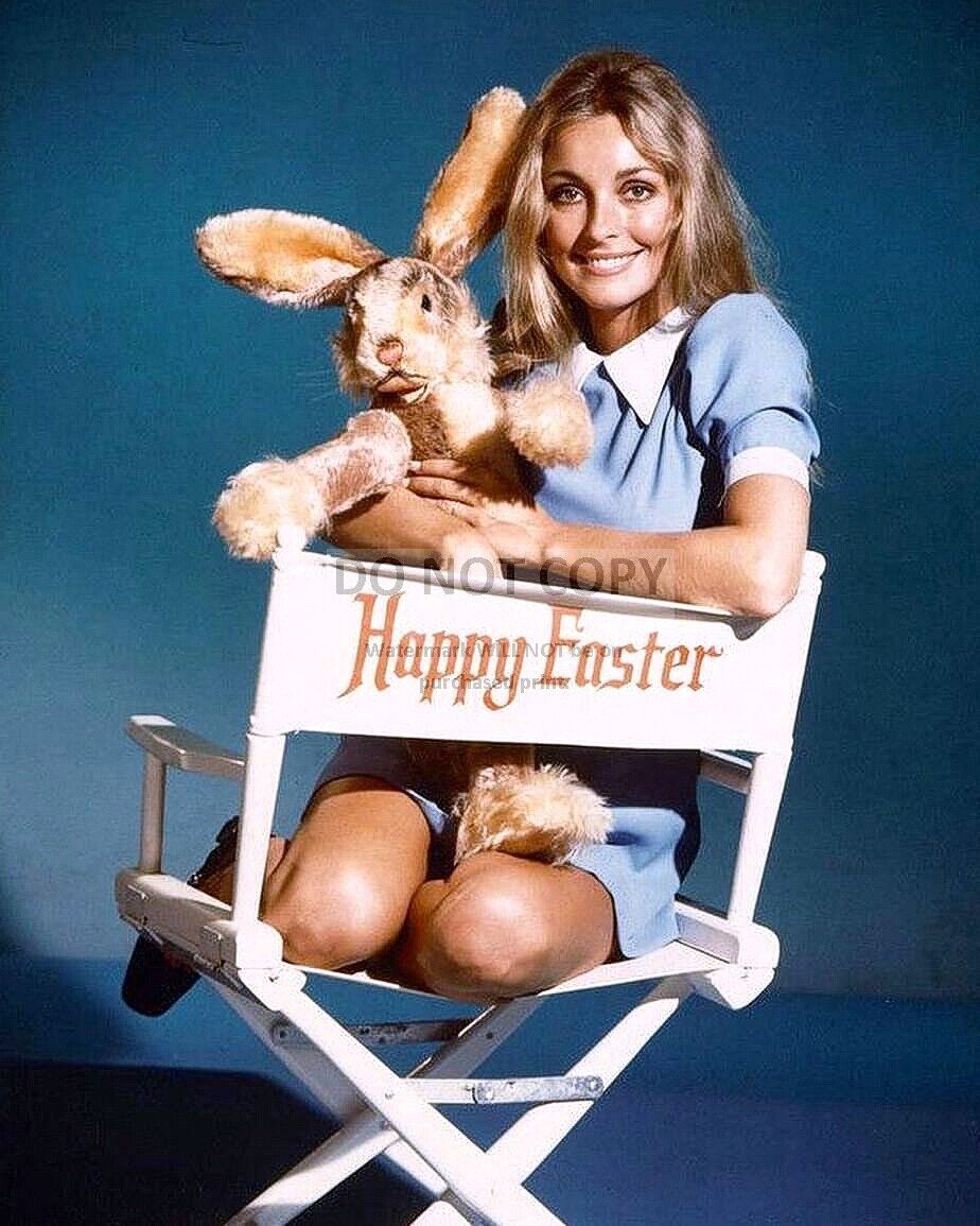 ACTRESS SHARON TATE - 8X10 EASTER PUBLICITY PHOTO (RT951)