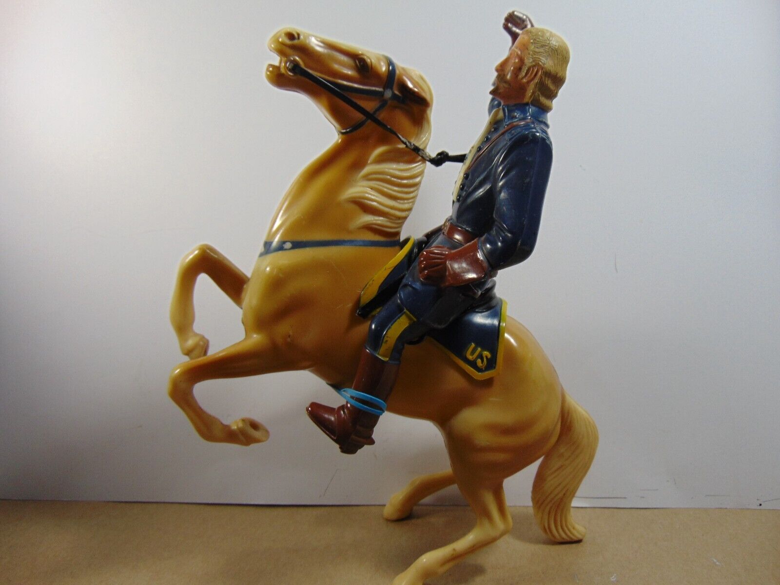 Hartland 800 Series General George Custer & Fully Rearing Palomino Horse