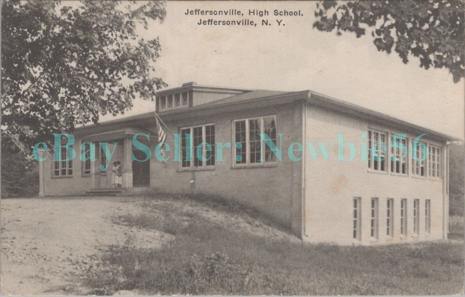Jeffersonville NY - HIGH SCHOOL BUILDING - Postcard Catskills