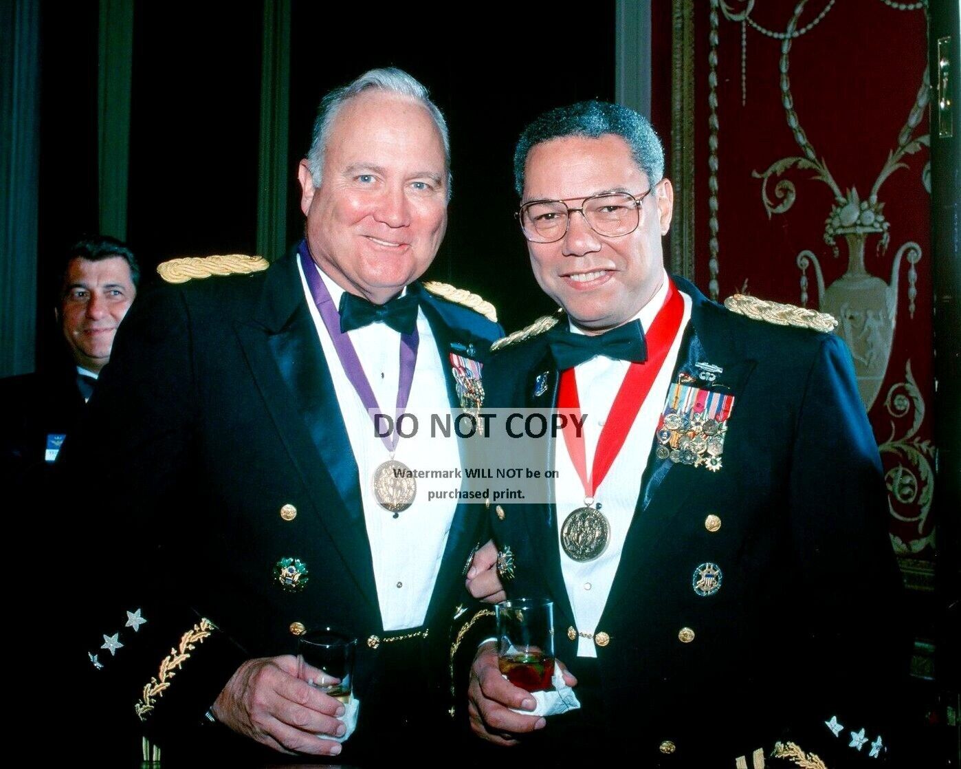GENERALS H. NORMAN SCHWARZKOPF AND COLIN L. POWELL IN 1991 - 8X10 PHOTO (YW018)