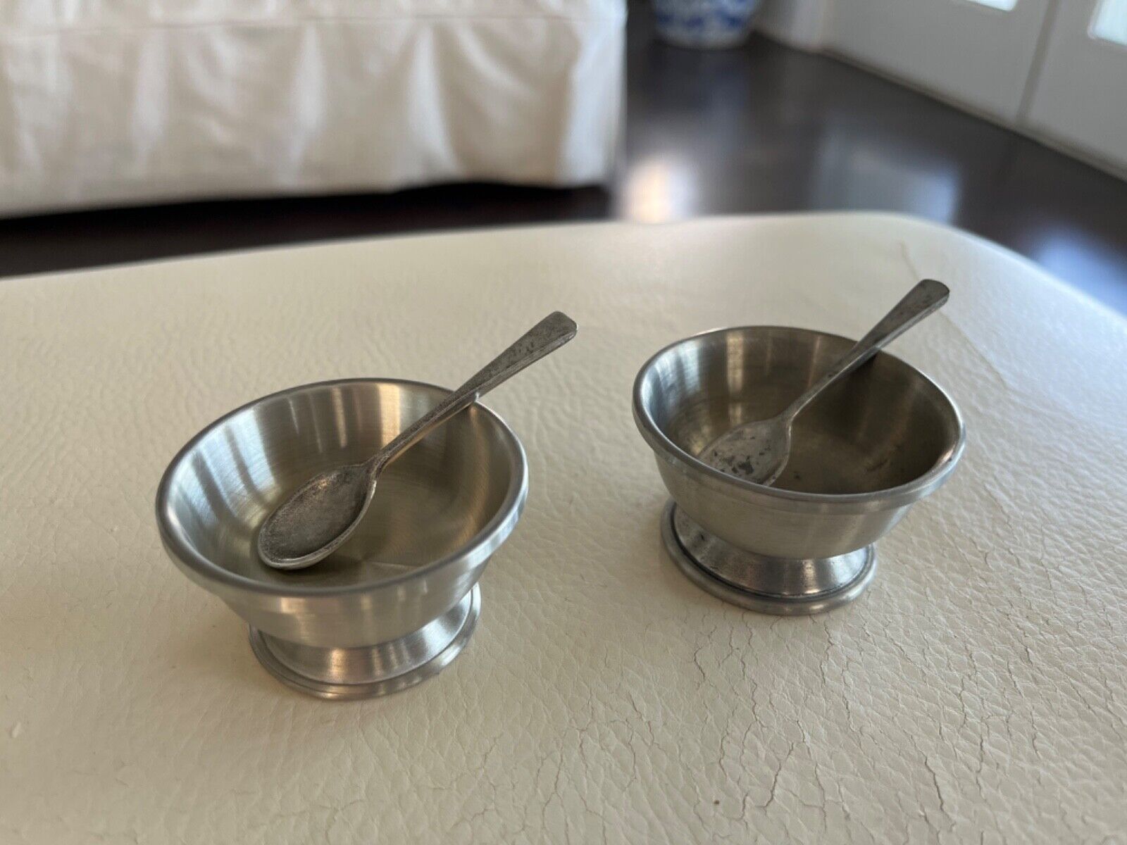 VINTAGE WOODBURY PEWTERERS PEWTER OPEN SALT BOWLS DISHES (2) WITH SPOONS USA