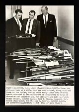1967 Salisbury NC Illegal Weapons Terrorism Rifles Policemen Vintage Press Photo picture