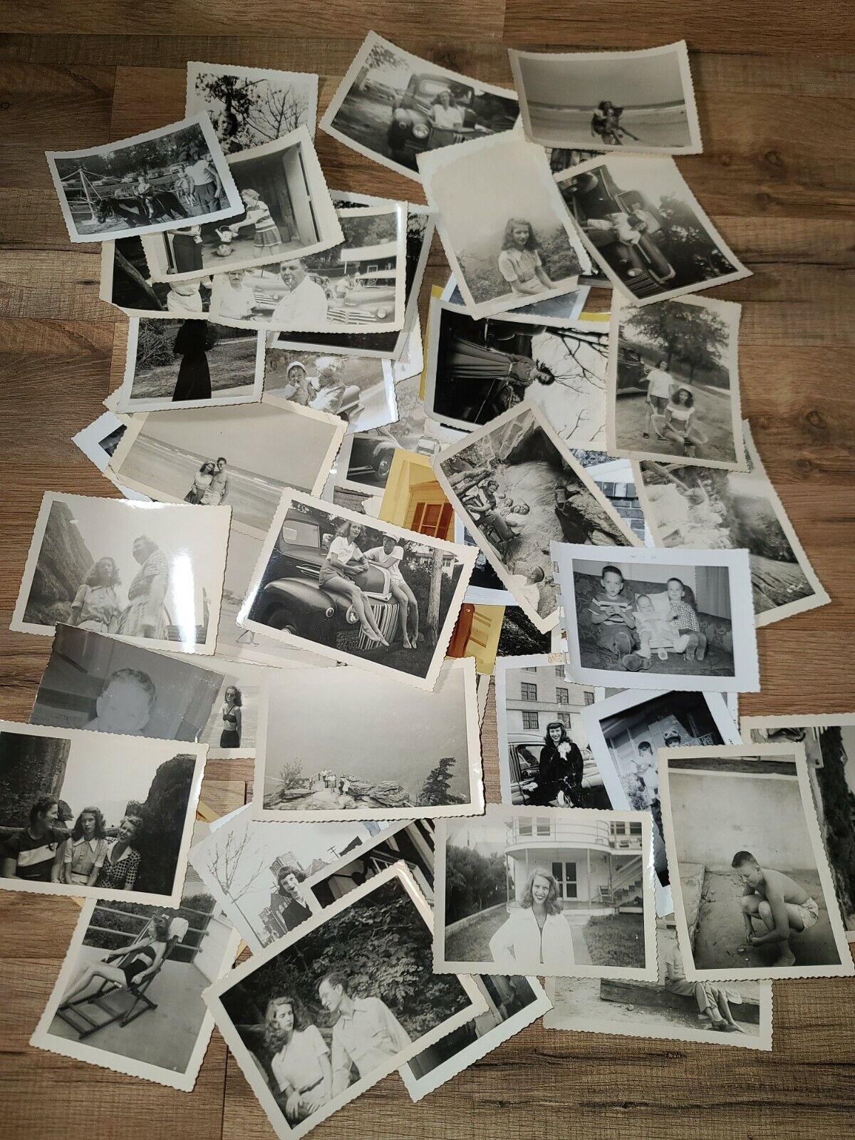 Huge Lot Of Vintage Photos Young Lady Couple (pc)