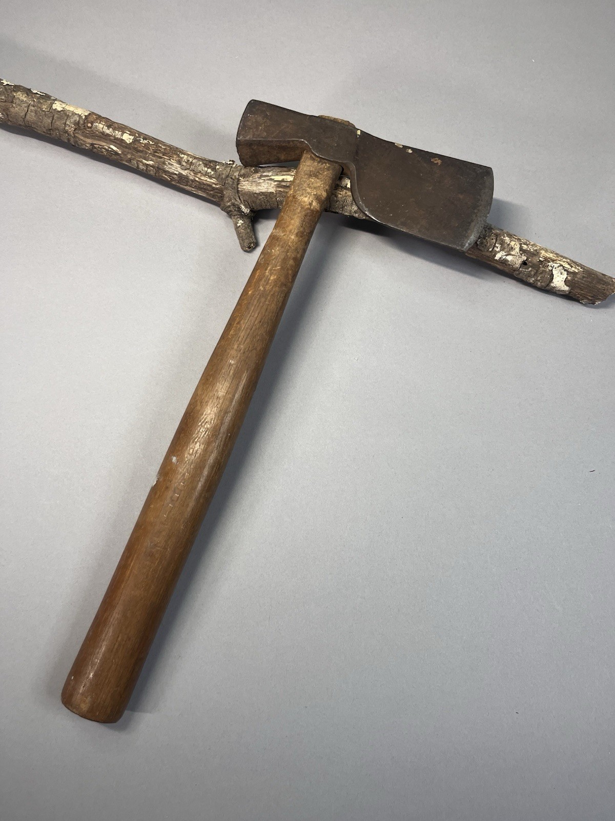 True Temper Genuine Underhill No. 60 ?  Lathing/Roofing Hatchet Vintage