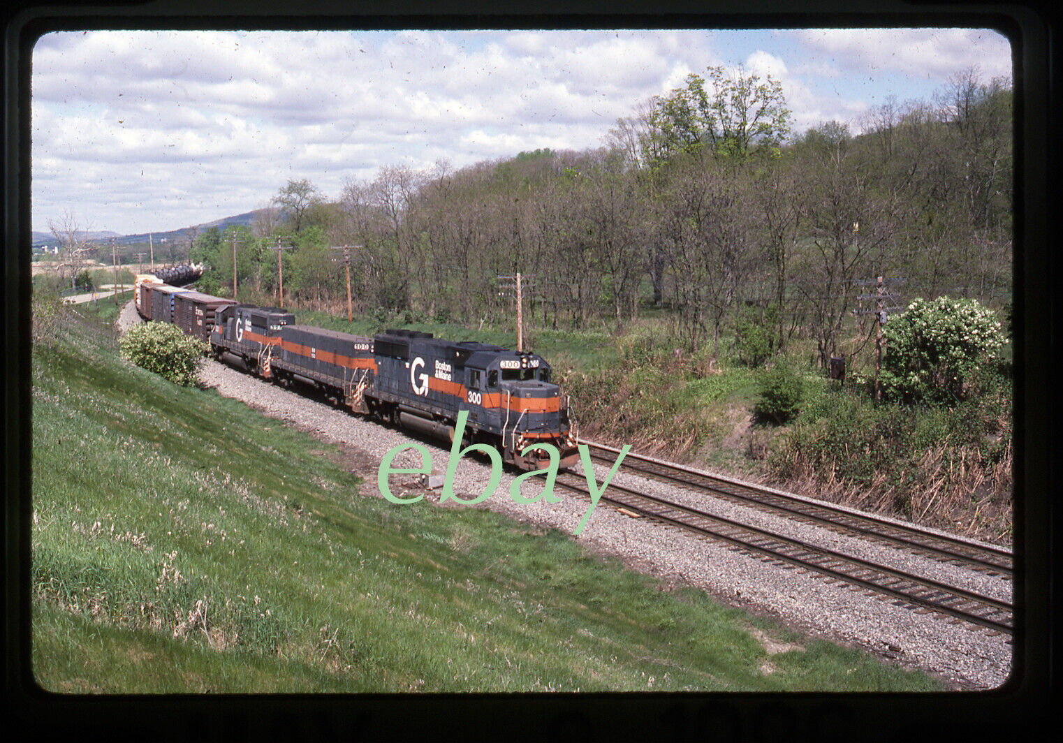 Orig Slide Guilford Rail System B&M BM #300 GP40-2 #100 slug +1 1986 Waverly NY