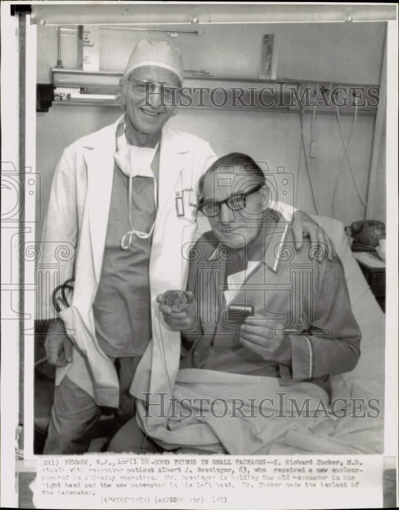 1973 Press Photo Dr. Richard Zucker and Albert Bassinger at Newark hospital