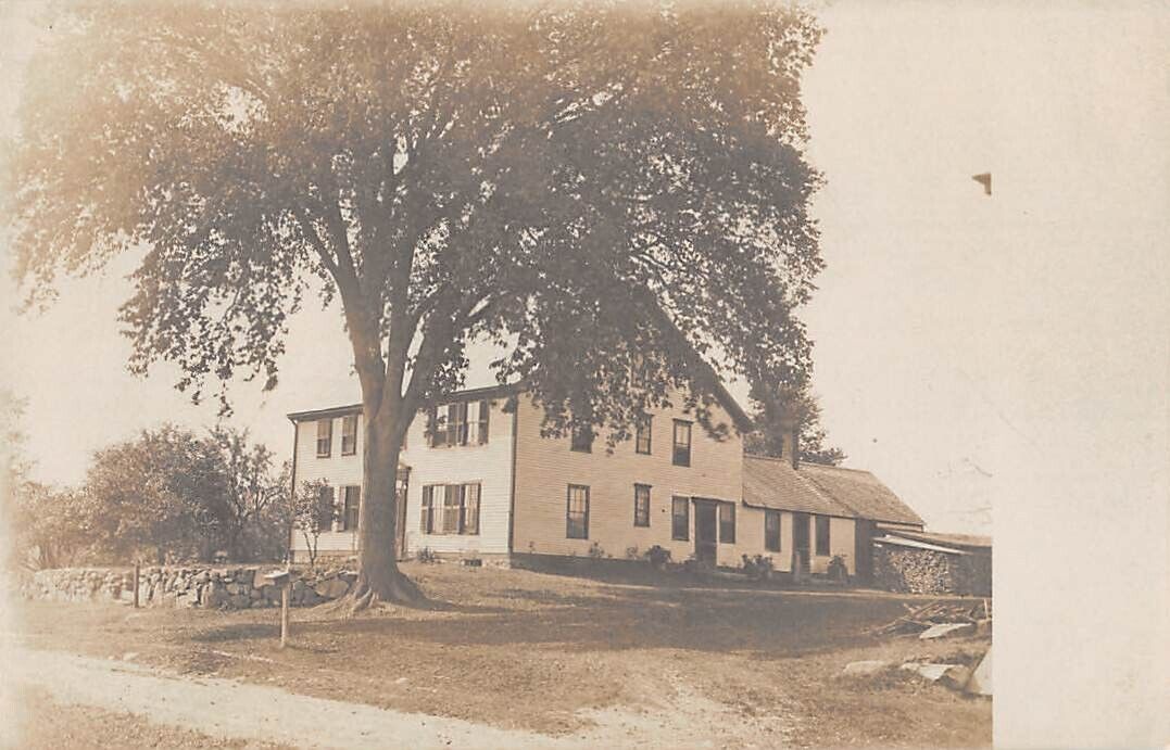 POMFRET, CT ~ PRIVATE HOME, REAL PHOTO POST CARD ~ c. 1910s