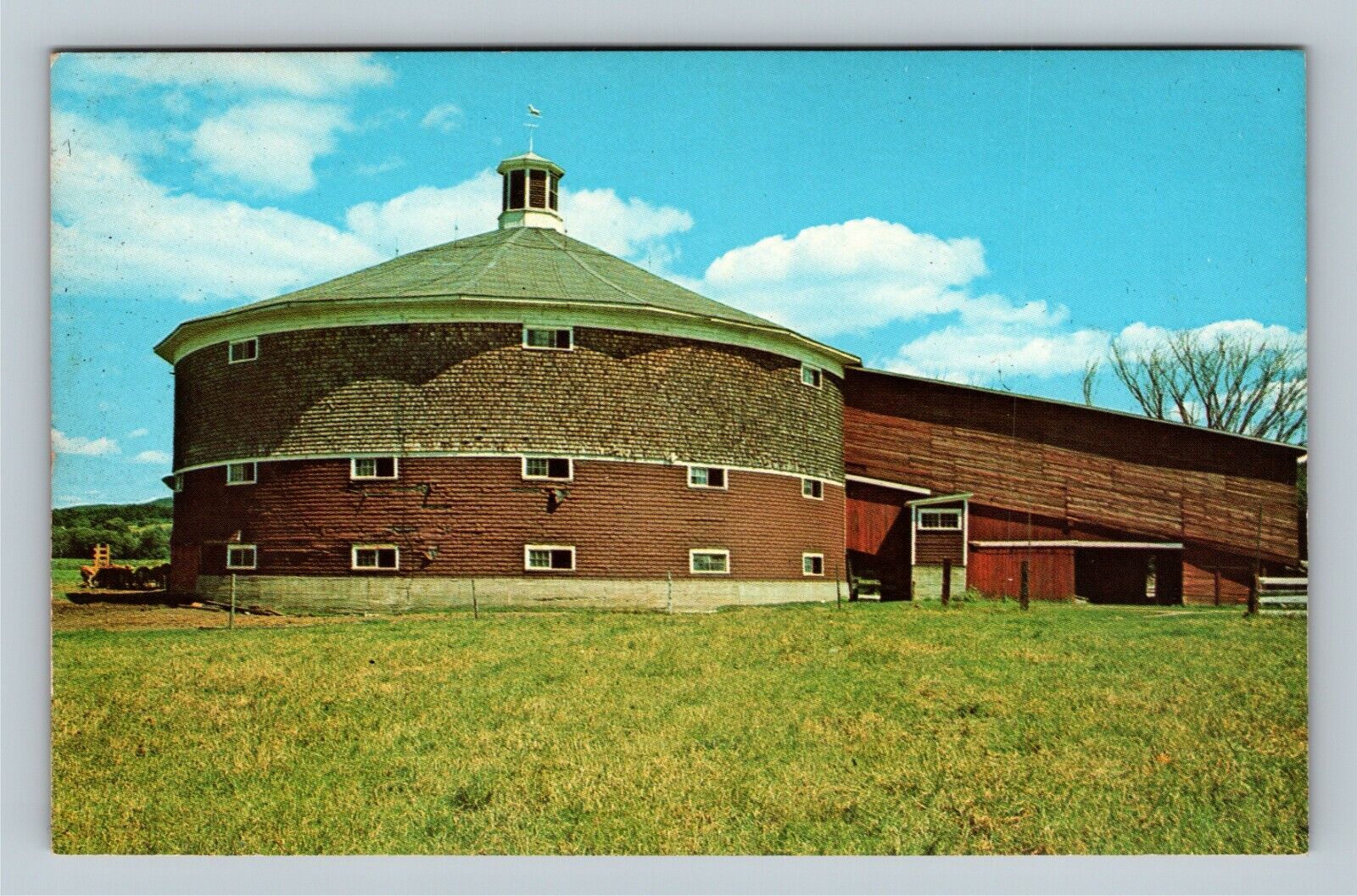 Newbury VT, Round Barn, Vermont Vintage Postcard