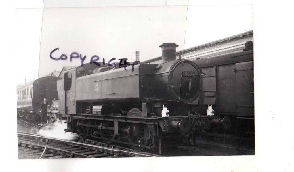 Rail Photo GWR 060pt 8409 Penzance nr station Cornwall