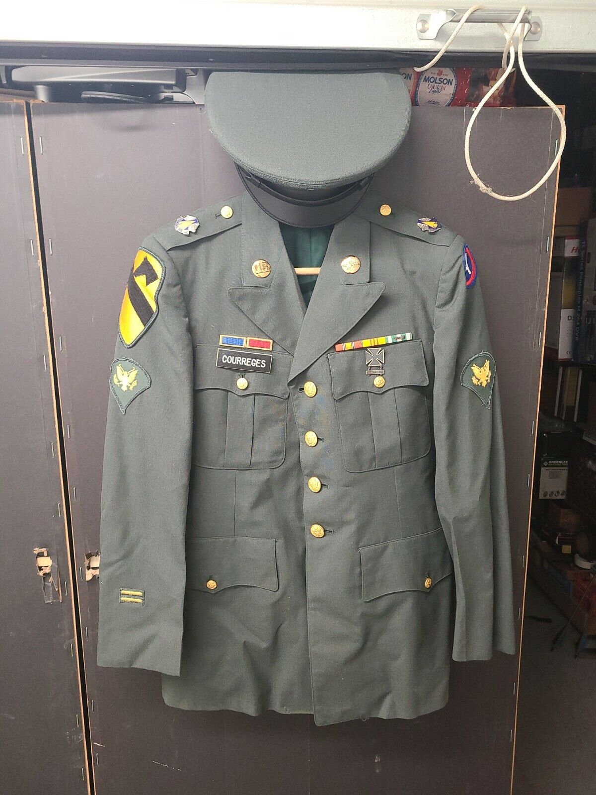 U.S. Army Dress Uniform, Vietnam, 1st Cavalry Division Specialist Rank Authentic