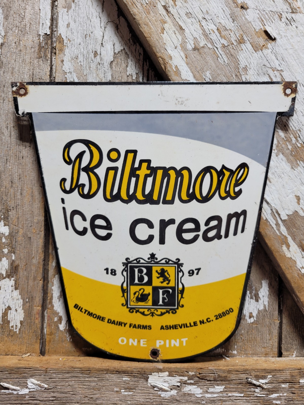 VINTAGE BILTMORE PORCELAIN SIGN ASHEVILLE NC DAIRY FARM ICE CREAM CREAMERY MILK VINTAGE BILTMORE PORCELAIN SIGN ASHEVILLE NC DAIRY FARM ICE CREAM CREAMERY MILK
