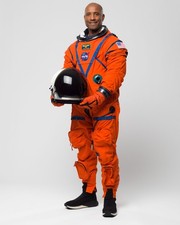 2023 NASA Astronaut Victor Glover Portrait - 8x10 Photo On 8.5x11 #4210 picture