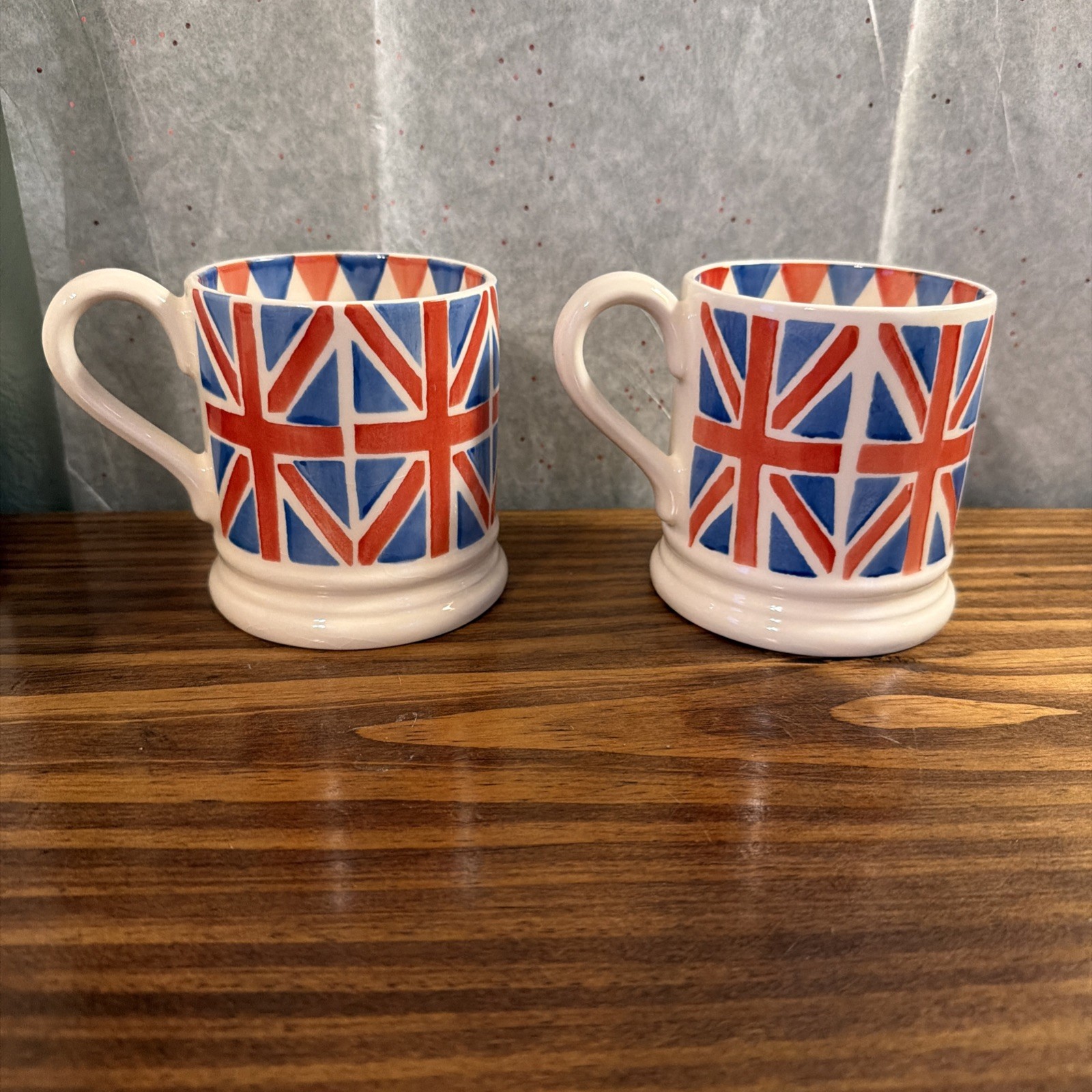 Pair Emma Bridgewater Union Jack 1/2 Pint Mugs England Hand Decorated Stoke On T Pair Emma Bridgewater Union Jack 1/2 Pint Mugs England Hand Decorated Stoke On T