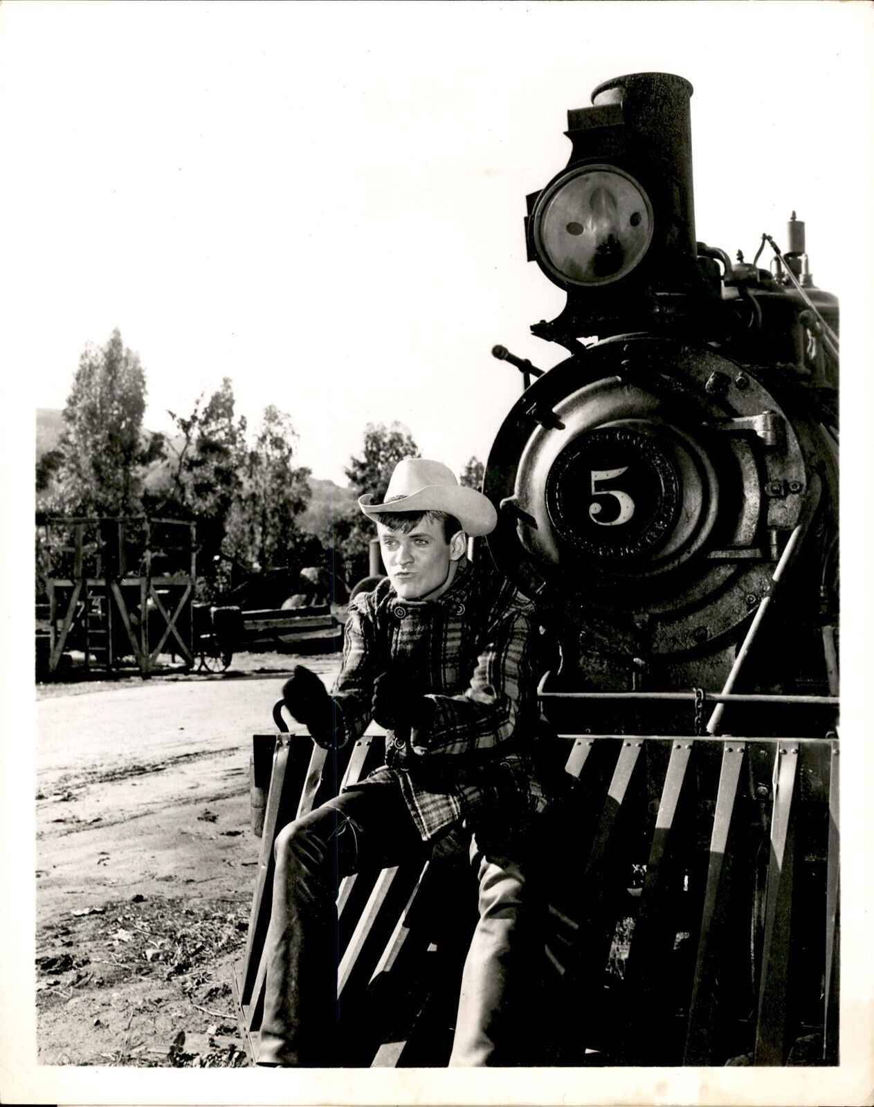 BR52 Rare Orig Photo WILL HUTCHINS Sugarfoot Western Star Riding on Old Train
