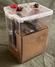 WWII 1945 US Navy Willard 2 Volt Single Cell Battery Portable / Lifeboat Radio picture