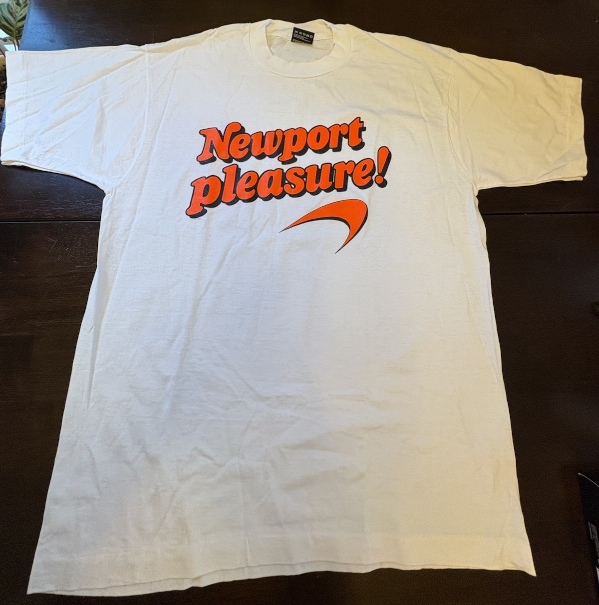 Newport Pleasure T Shirt Vintage 1990s FOTL Cigarette Promo White SIZE LARGE