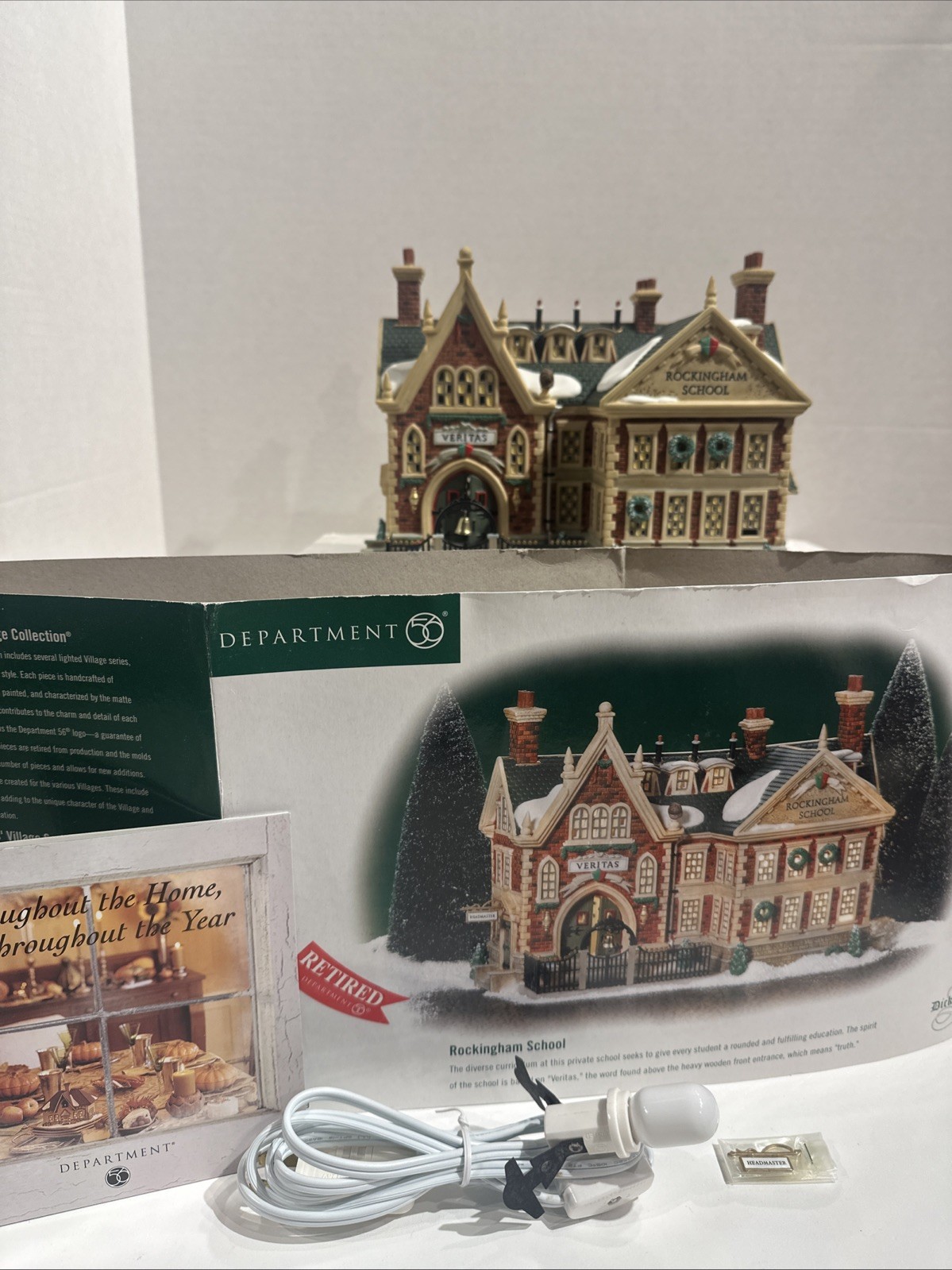 New Dept 56 Dickens Village Rockingham School #58479 w/Light Sign Box New Dept 56 Dickens Village Rockingham School #58479 w/Light Sign Box
