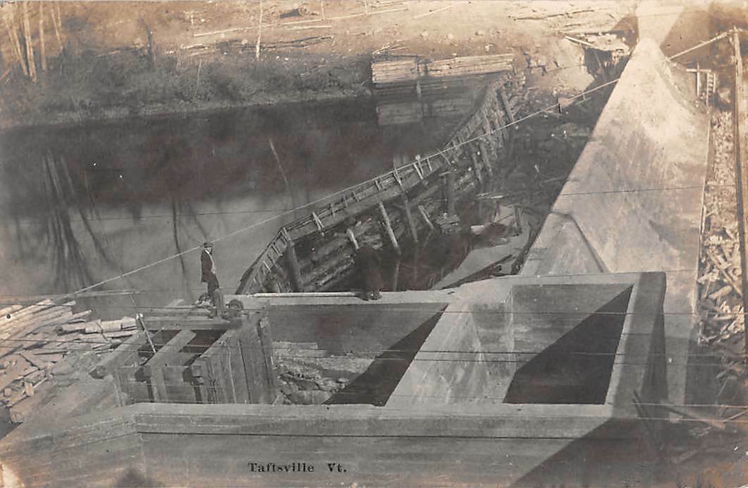 TAFTSVILLE, VT, DAM CONSTRUCTION ON OTTAUQUECHEE RIVER, REAL PHOTO PC used 1909