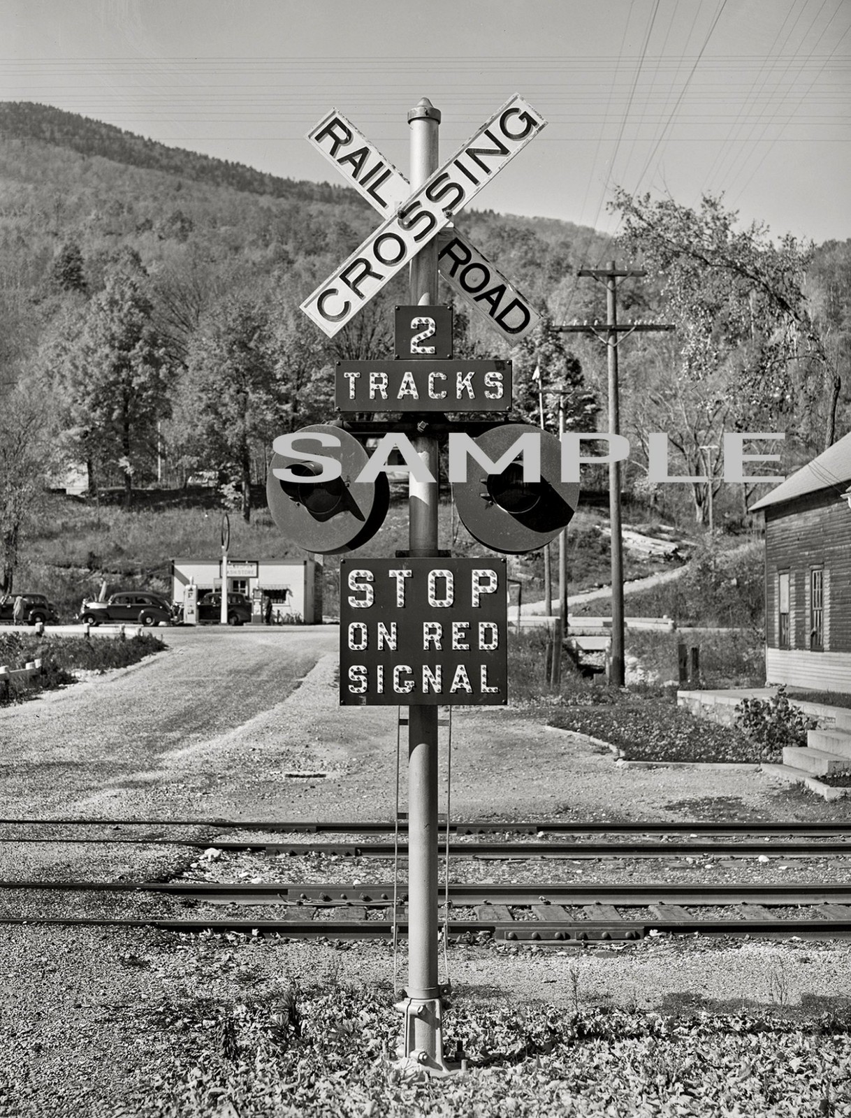 1939 RAILROAD CROSSING Near Shaftsbury Vermont 8.5X11 PHOTO 1939 RAILROAD CROSSING Near Shaftsbury Vermont 8.5X11 PHOTO