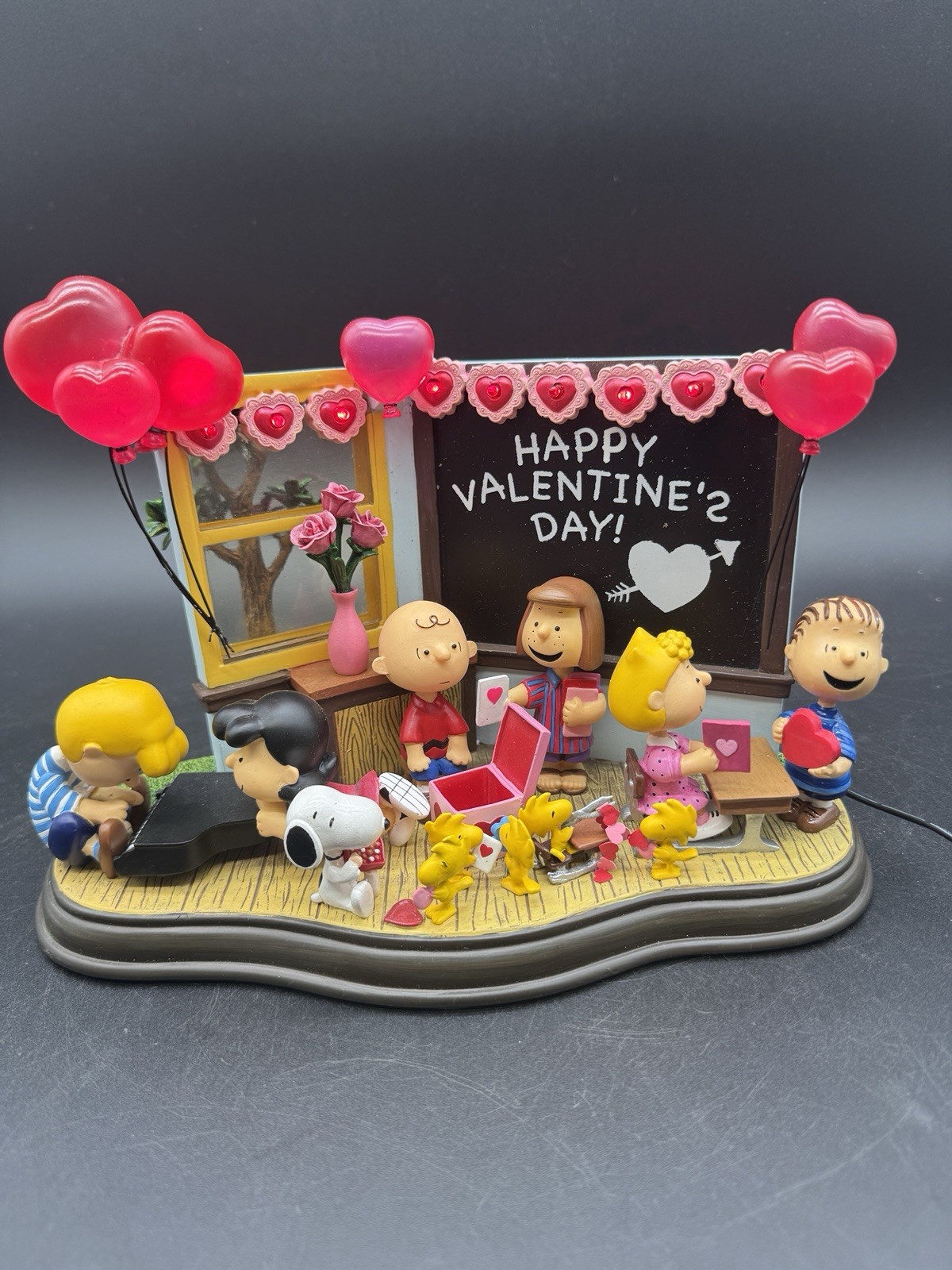 Danbury Mint Peanuts Be My Valentine Lighted Sculpture Snoopy Charlie Brown Box Danbury Mint Peanuts Be My Valentine Lighted Sculpture Snoopy Charlie Brown Box
