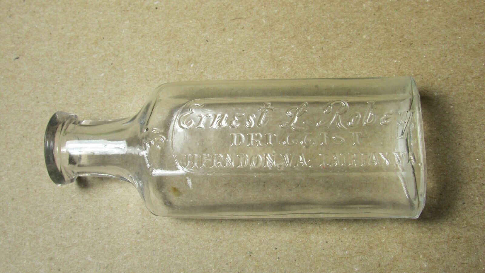 Antique Ernest L Robey Druggist Herndon Fairfax VA Drug Store Medicine  Bottle