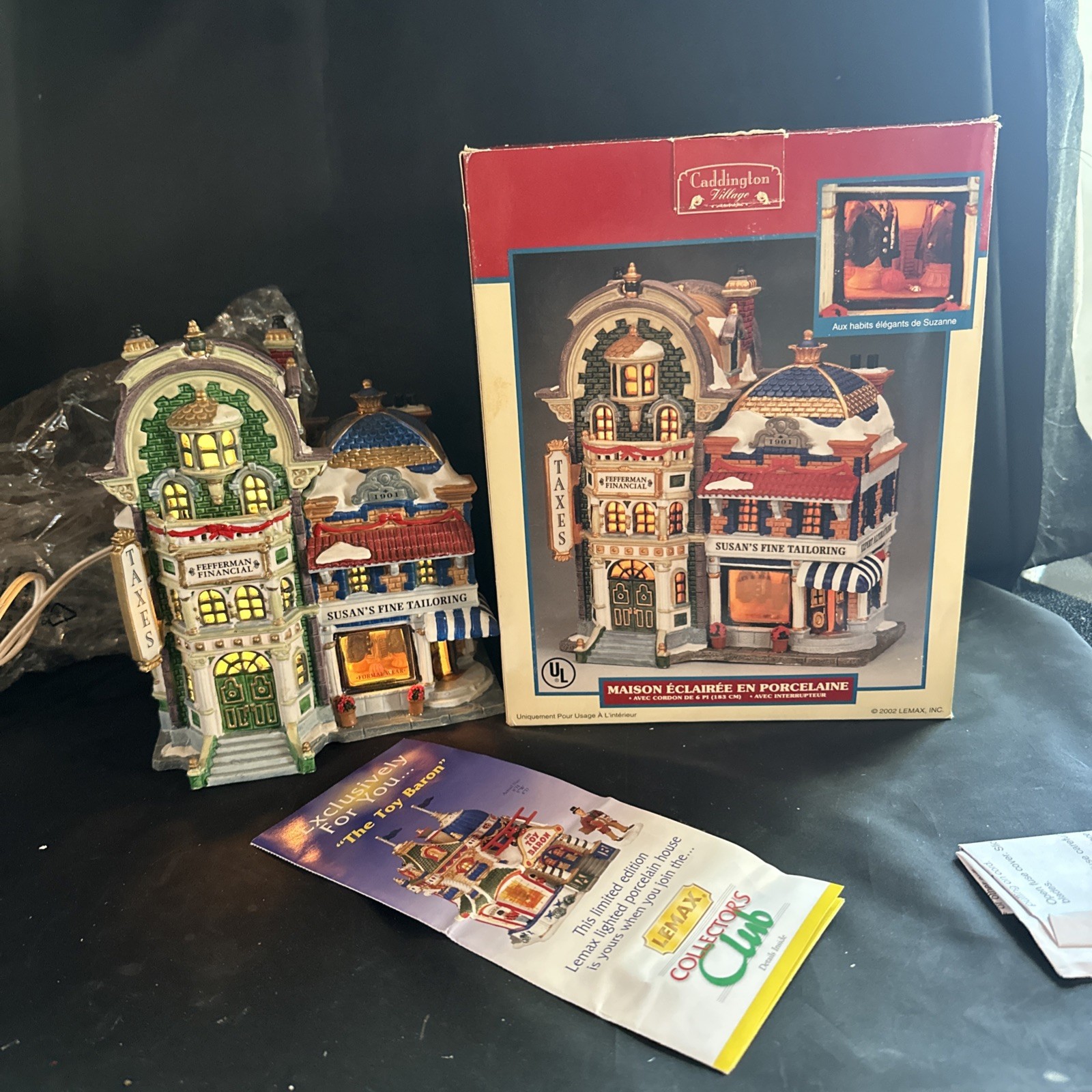 NEW IN BOX SHIPS FREE Lemax Caddington Village Susan’s Tailoring 25656 Christmas