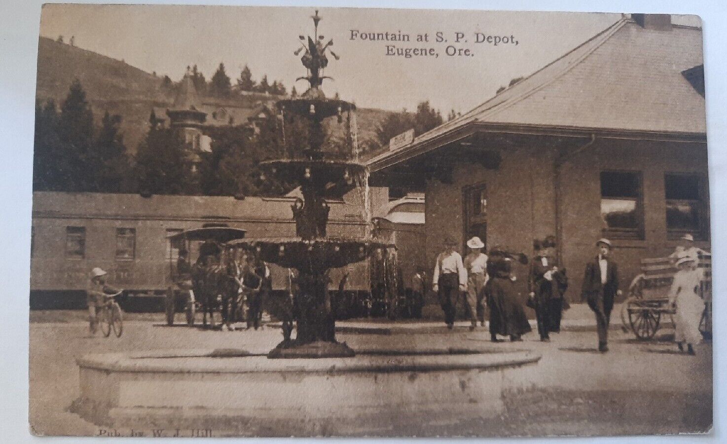 Rppc postcard Eugene Oregon FOUNTAIN AT S.P. DEPOT, SHELTON McMURPHY HOUSE 1900s