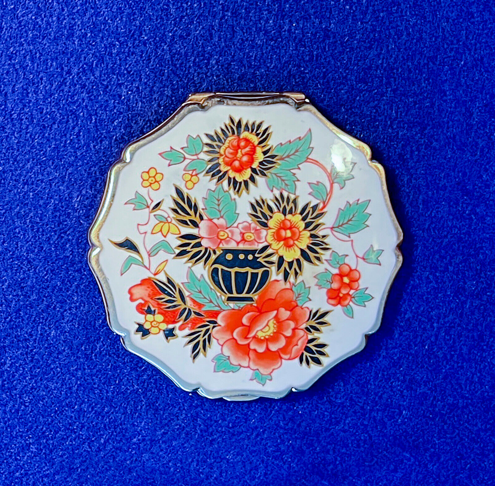 Vintage Stratton Powder Compact - Beautiful Floral Design Made in England