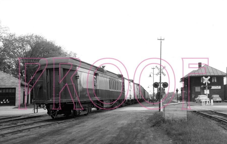 Rutland Railroad Combination Car 256 on Milk Train at Alburg, VT  - 8x10 Photo