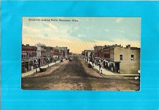 Vintage Postcard-Broadway, looking North, Rochester, MN.