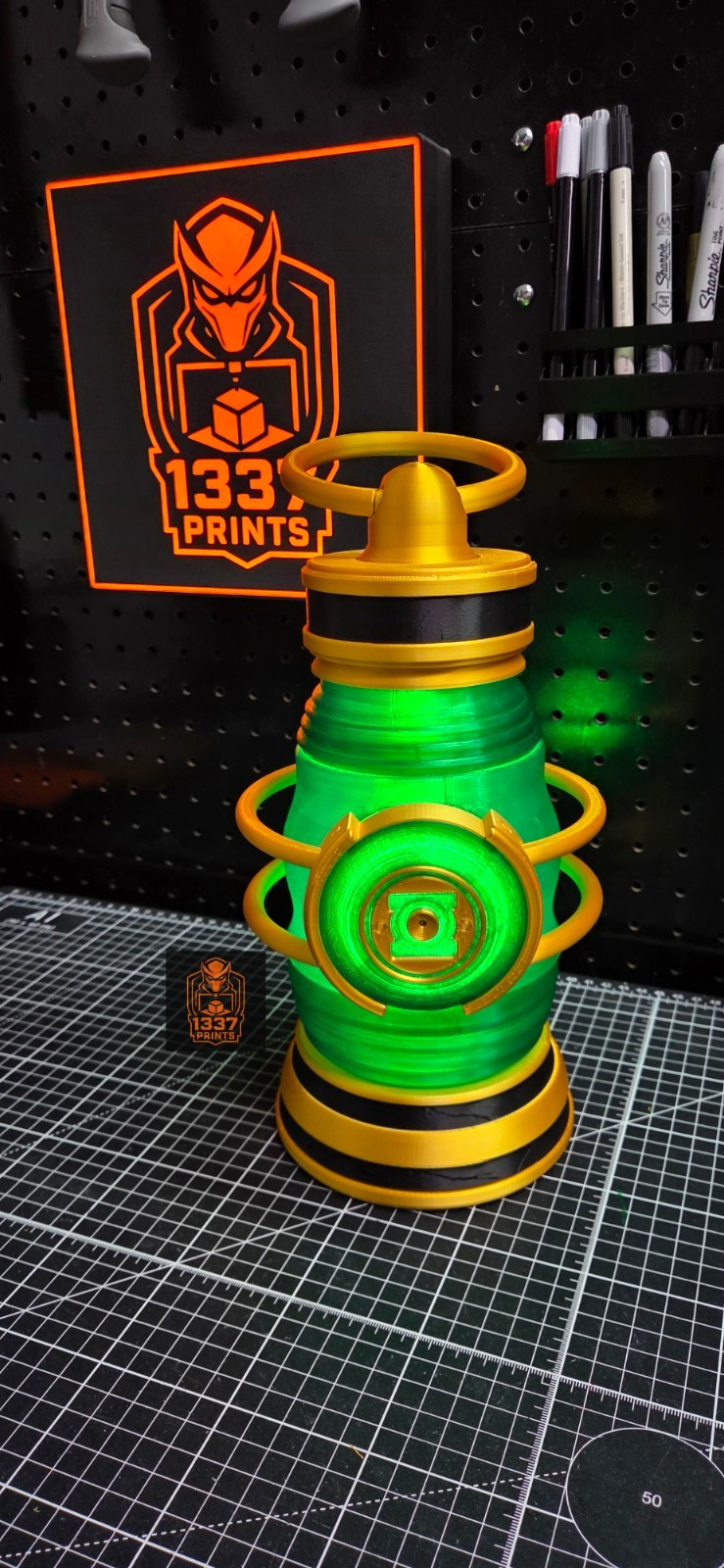 Lanterns Show Power Battery With LED Lights Green Lantern Replica Prop DC Comics Lanterns Show Power Battery With LED Lights Green Lantern Replica Prop DC Comics