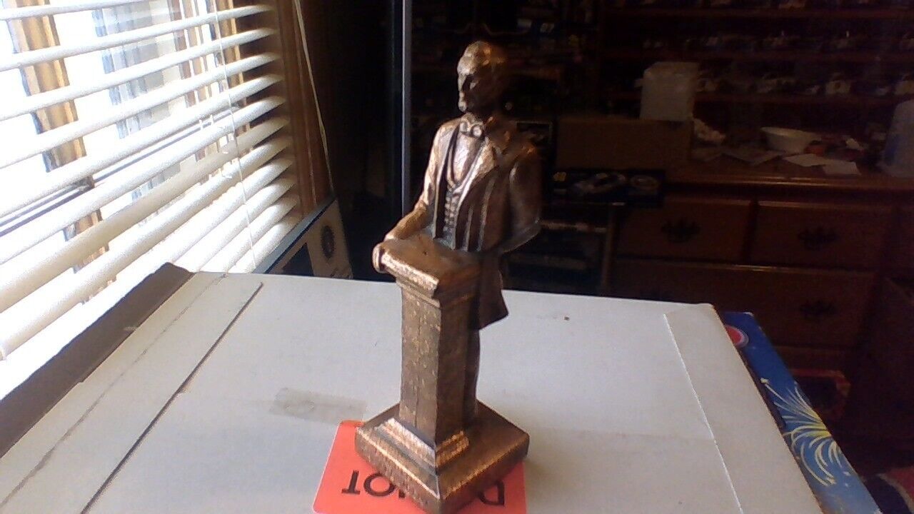 President Abraham Lincoln 6 1/4 inch tall statue