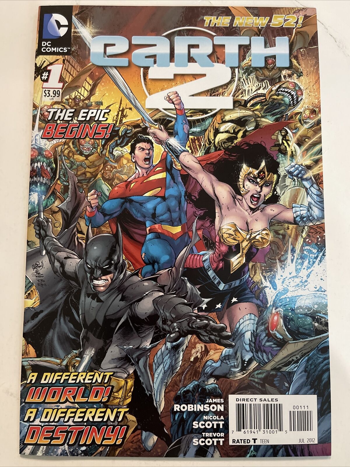 EARTH 2 #1 (2012) DC comics New 52 NM/VF (Alan Scott Re-introduced) Key Issue