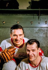Detroit Red Wings Ted Lindsay and Gordie Howe during photo shoot i - Old Photo 2 picture