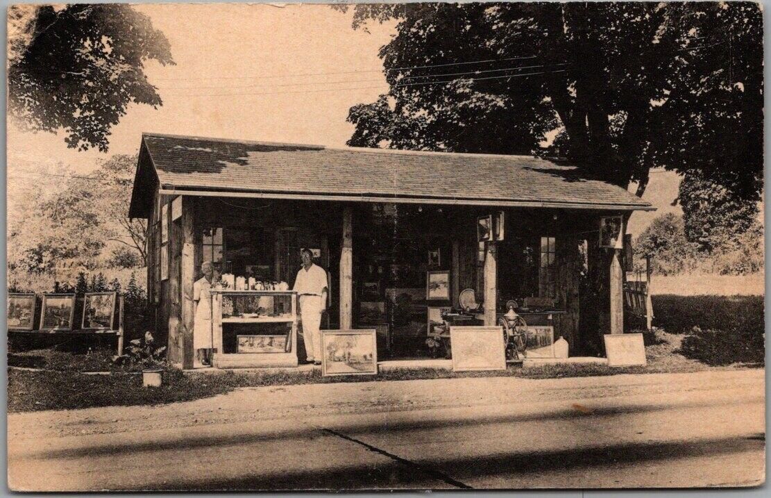 Shaftsbury, Vermont Postcard ART SHOP BY THE ROAD Route 7 Roadside c1940s Unused