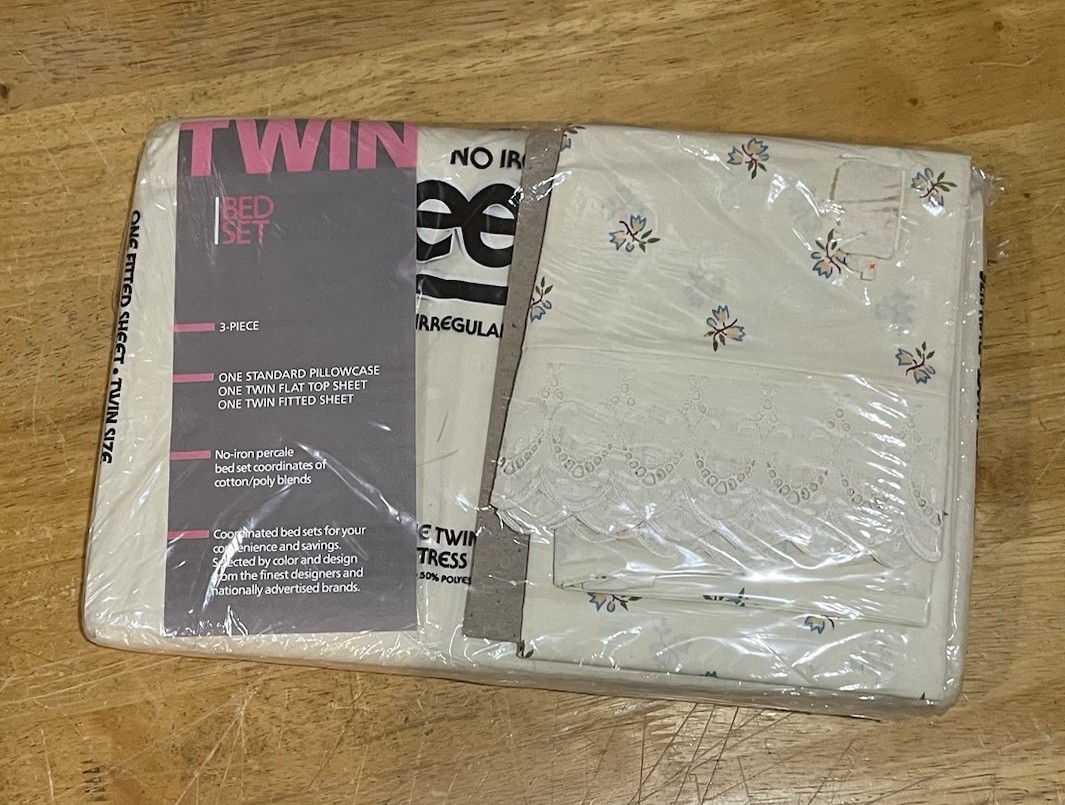 Sleepwell Twin Floral Bed Sheet Set Irregular All Over Floral New Vtg Sleepwell Twin Floral Bed Sheet Set Irregular All Over Floral New Vtg