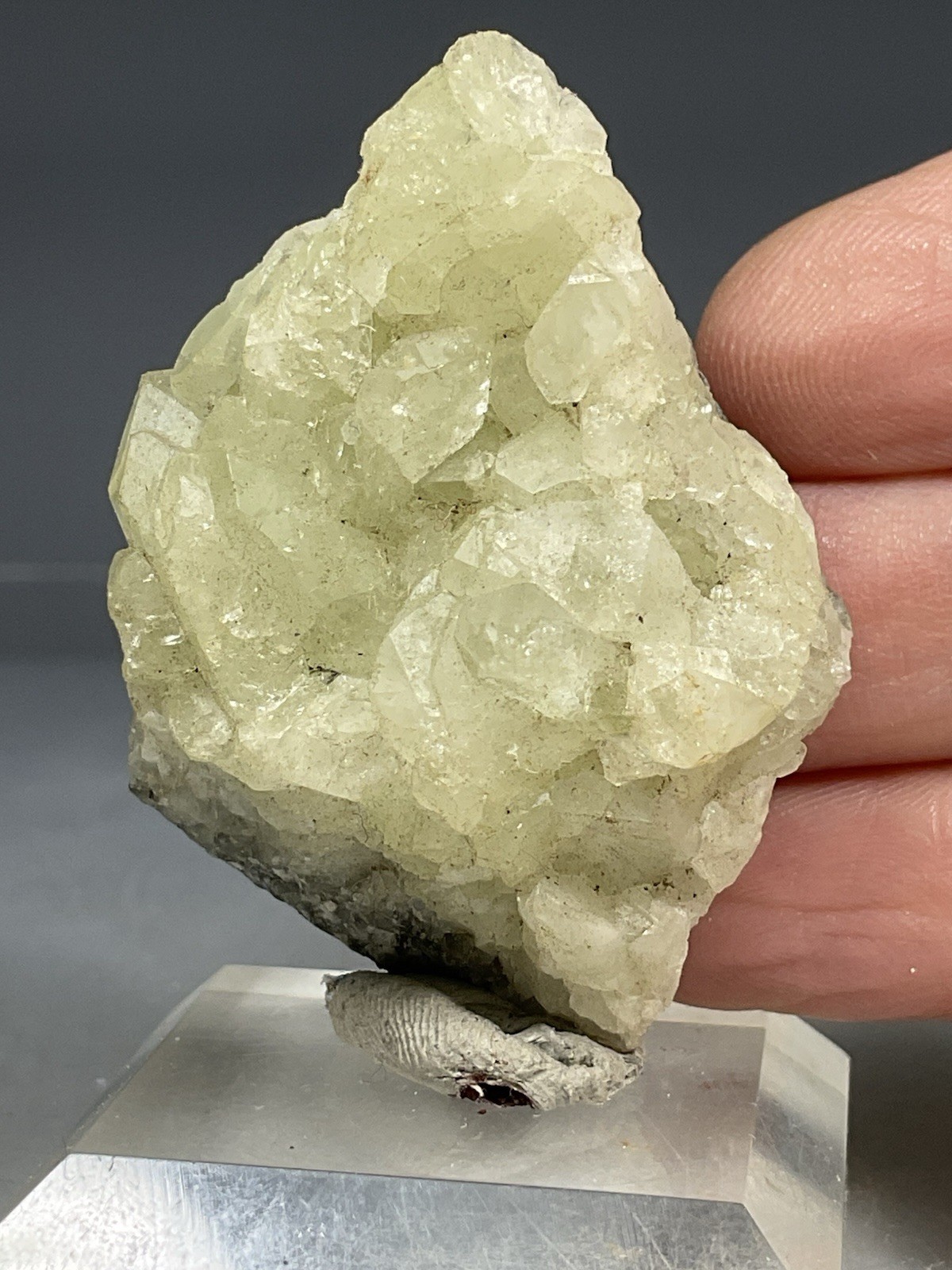 SS Rocks - Datolite (Roncari Quarry, West Granby, Connecticut) 43g Fluorescent SS Rocks - Datolite (Roncari Quarry, West Granby, Connecticut) 43g Fluorescent