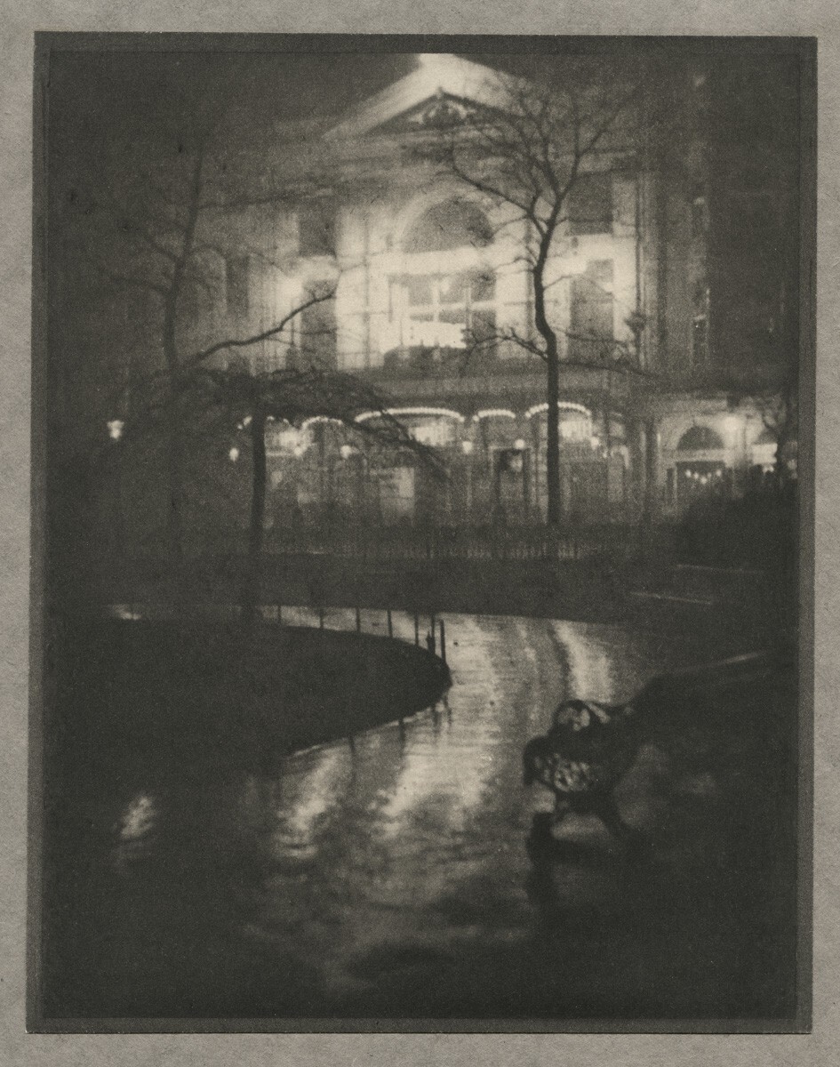 c.1909 ALVIN LANGDON COBURN LONDON - LEICESTER SQUARE c.1909 ALVIN LANGDON COBURN LONDON - LEICESTER SQUARE